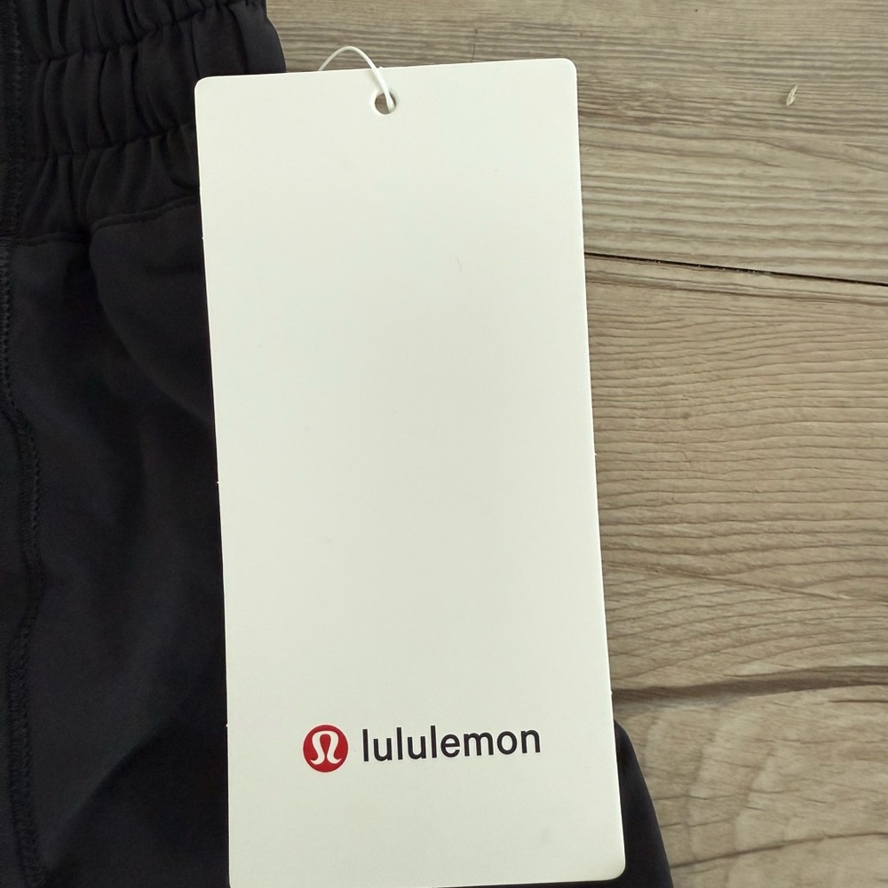 NWT Lululemon Hotty Hot Low Rise Short 4” Lined Size 6 Black LW7ARLT NEW Running - Picture 8 of 14